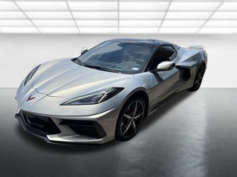 Used 2022 Chevrolet Corvette Stingray Premium Conv w/ Z51 Performance Package RWD image 3