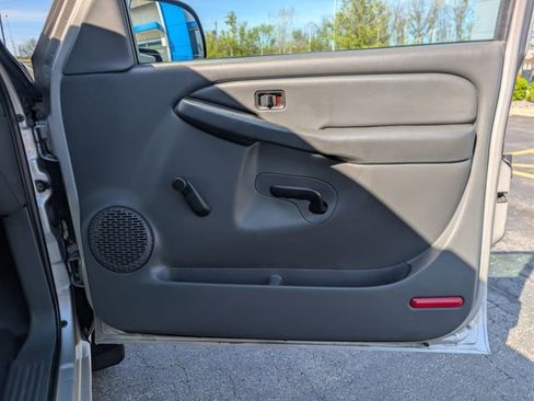 Used 2004 Chevrolet Silverado 1500 4x4 Extended Cab w/ Light Duty Power Package image 13