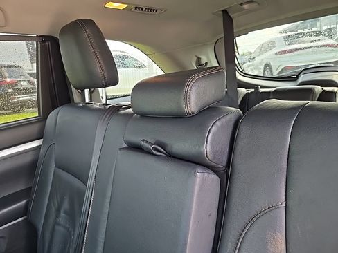 Used 2018 Toyota Highlander XLE w/ Protection Package #3 AWD/4WD image 34