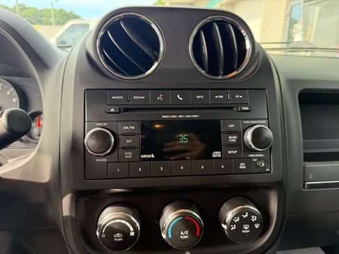 Used 2011 Jeep Patriot Latitude image 8