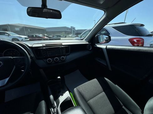 Used 2016 Toyota RAV4 LE AWD/4WD image 11