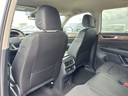 Used 2025 Volkswagen Atlas SE FWD image 22