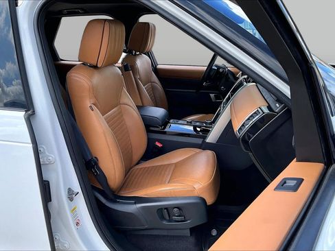 Used 2018 Land Rover Discovery HSE Luxury AWD/4WD image 9