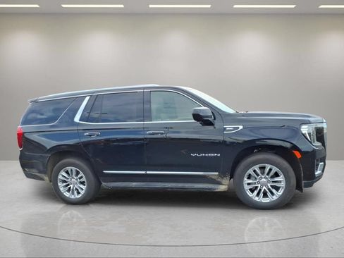 Used 2024 GMC Yukon SLT AWD/4WD image 2