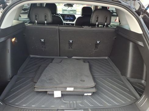Used 2024 Chevrolet Trax LT w/ LT Convenience Package FWD image 19