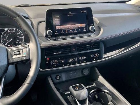 Certified 2025 Nissan Rogue SV AWD/4WD image 7