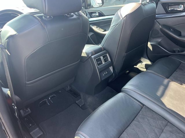 Used 2023 Nissan Maxima SR w/ Sport Mat Group FWD image 17