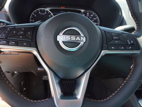 Used 2025 Nissan Sentra SR w/ Trunk Package image 17