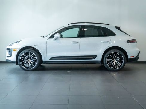 Certified 2026 Porsche Macan AWD/4WD image 2
