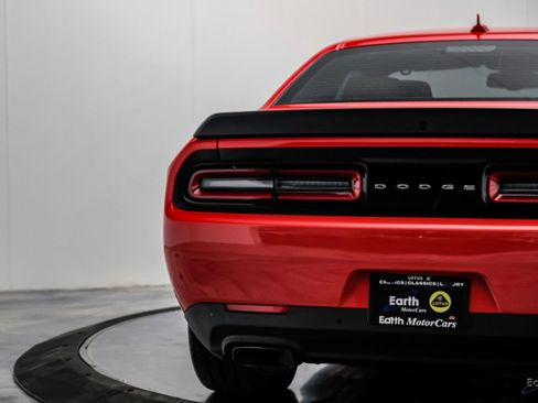 Used 2021 Dodge Challenger SRT Hellcat Redeye image 17