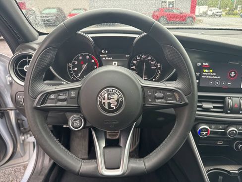Used 2023 Alfa Romeo Giulia Ti AWD/4WD image 35