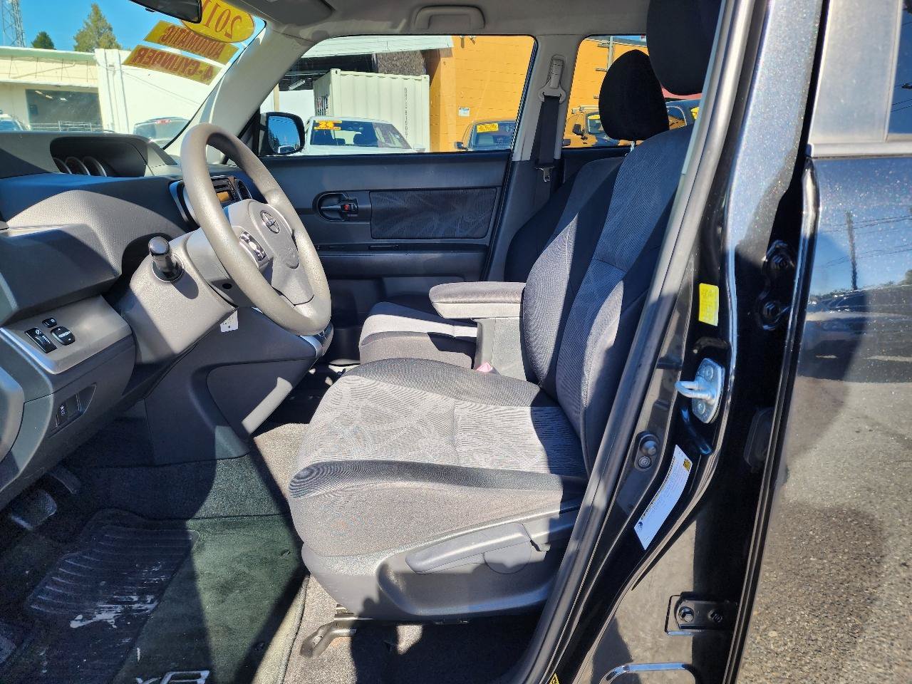 Used 2011 Scion xB FWD image 12