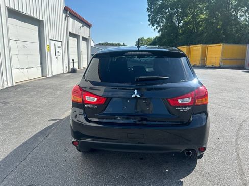 Used 2013 Mitsubishi Outlander Sport SE AWD/4WD image 5