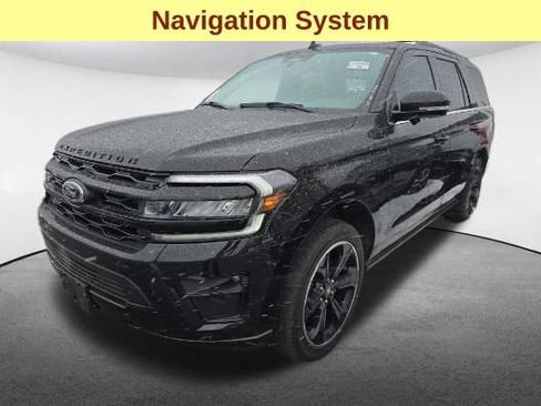 Used 2023 Ford Expedition Limited image 4