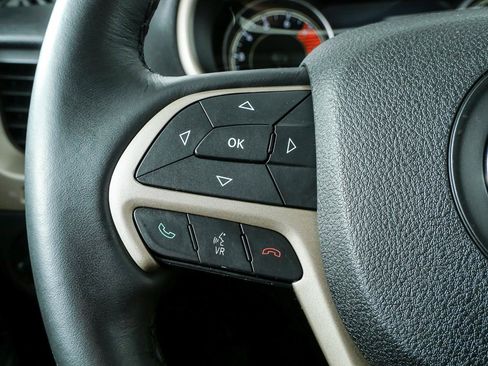 Used 2016 Jeep Cherokee Limited AWD/4WD image 10