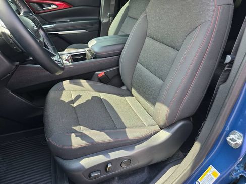 Used 2024 Chevrolet Traverse Z71 w/ Enhanced Driving Package AWD/4WD image 17