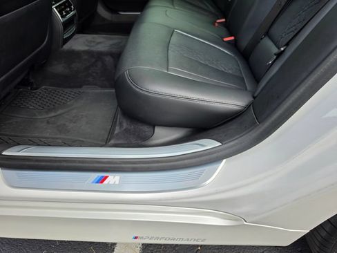 Used 2019 BMW 750i xDrive w/ Executive Package AWD/4WD image 30