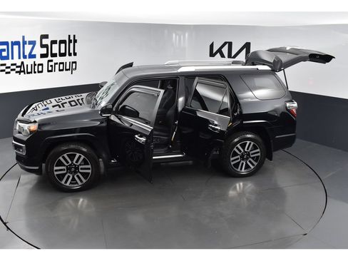 Used 2022 Toyota 4Runner Limited AWD/4WD image 30