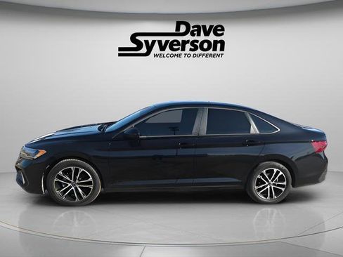 Used 2023 Volkswagen Jetta Sport image 7