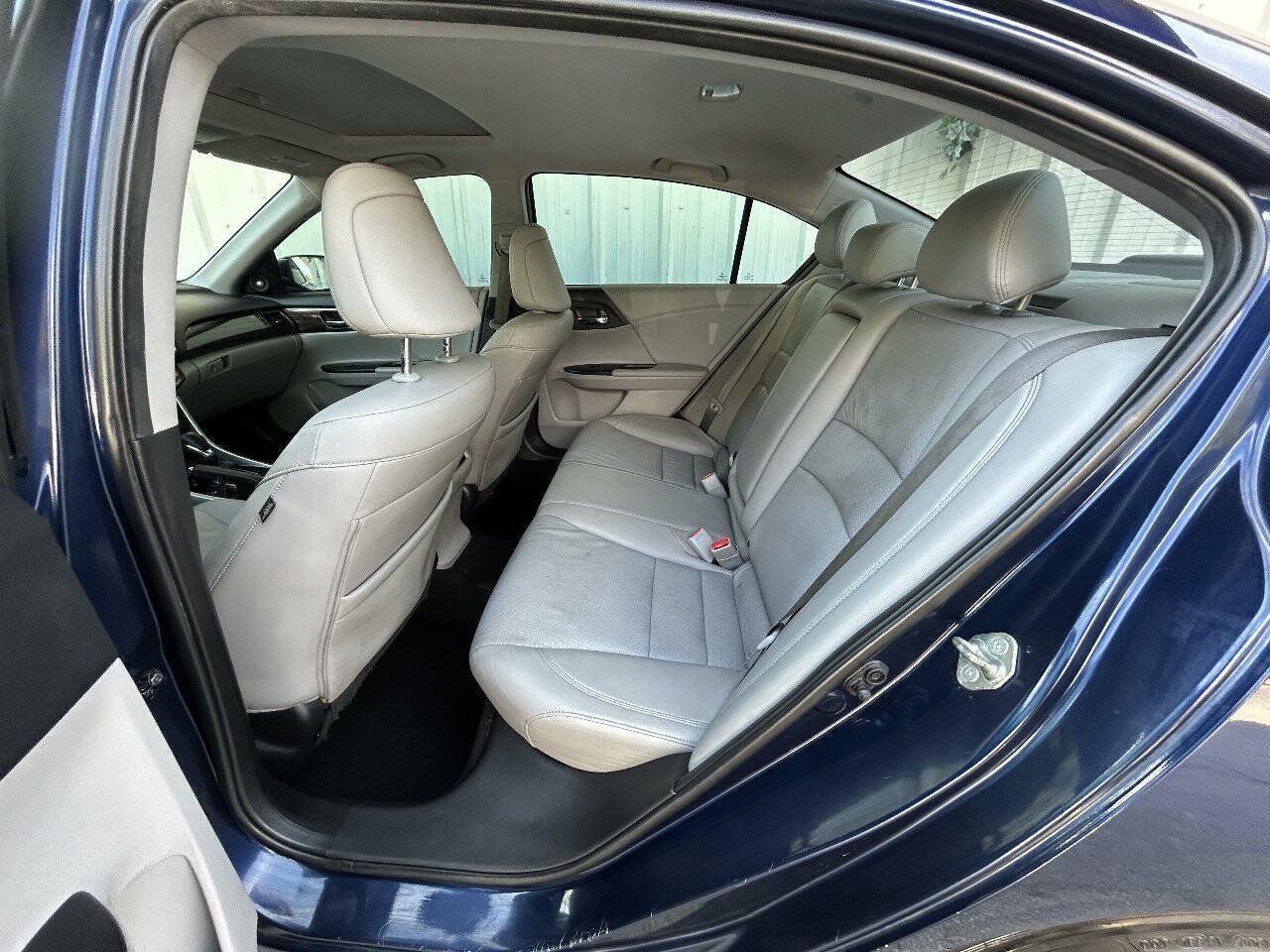 Used 2017 Honda Accord EX-L image 12