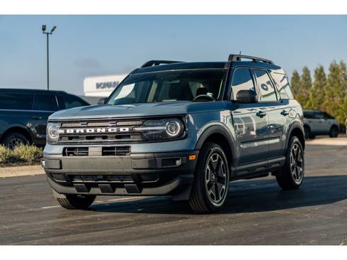 Used 2024 Ford Bronco Sport Outer Banks w/ Tech Package image 2