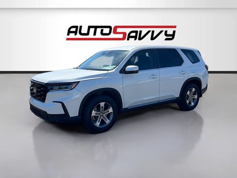 Used 2024 Honda Pilot EX-L image 3