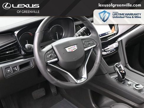 Used 2023 Cadillac XT6 Premium Luxury FWD image 24