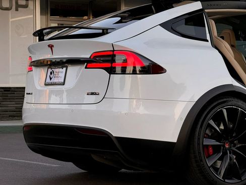 Used 2016 Tesla Model X Performance AWD/4WD image 9