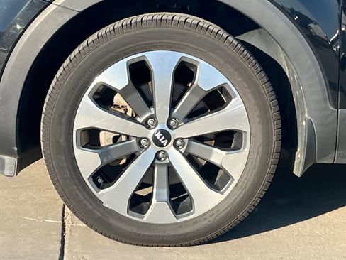 Used 2020 Kia Telluride S image 28