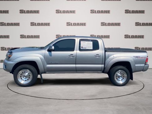 Used 2014 Toyota Tacoma 4x4 Double Cab w/ TRD Sport Package image 2
