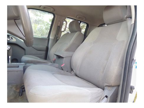 Used 2016 Nissan Frontier SV image 15