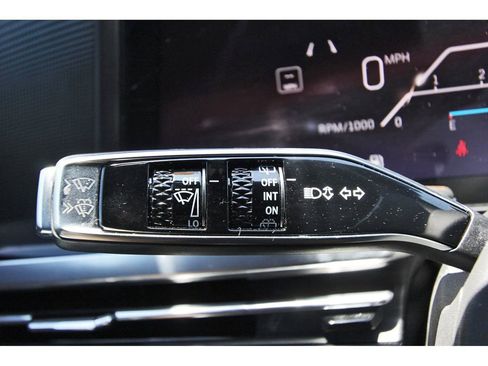 Used 2026 Cadillac Escalade Luxury AWD/4WD image 18