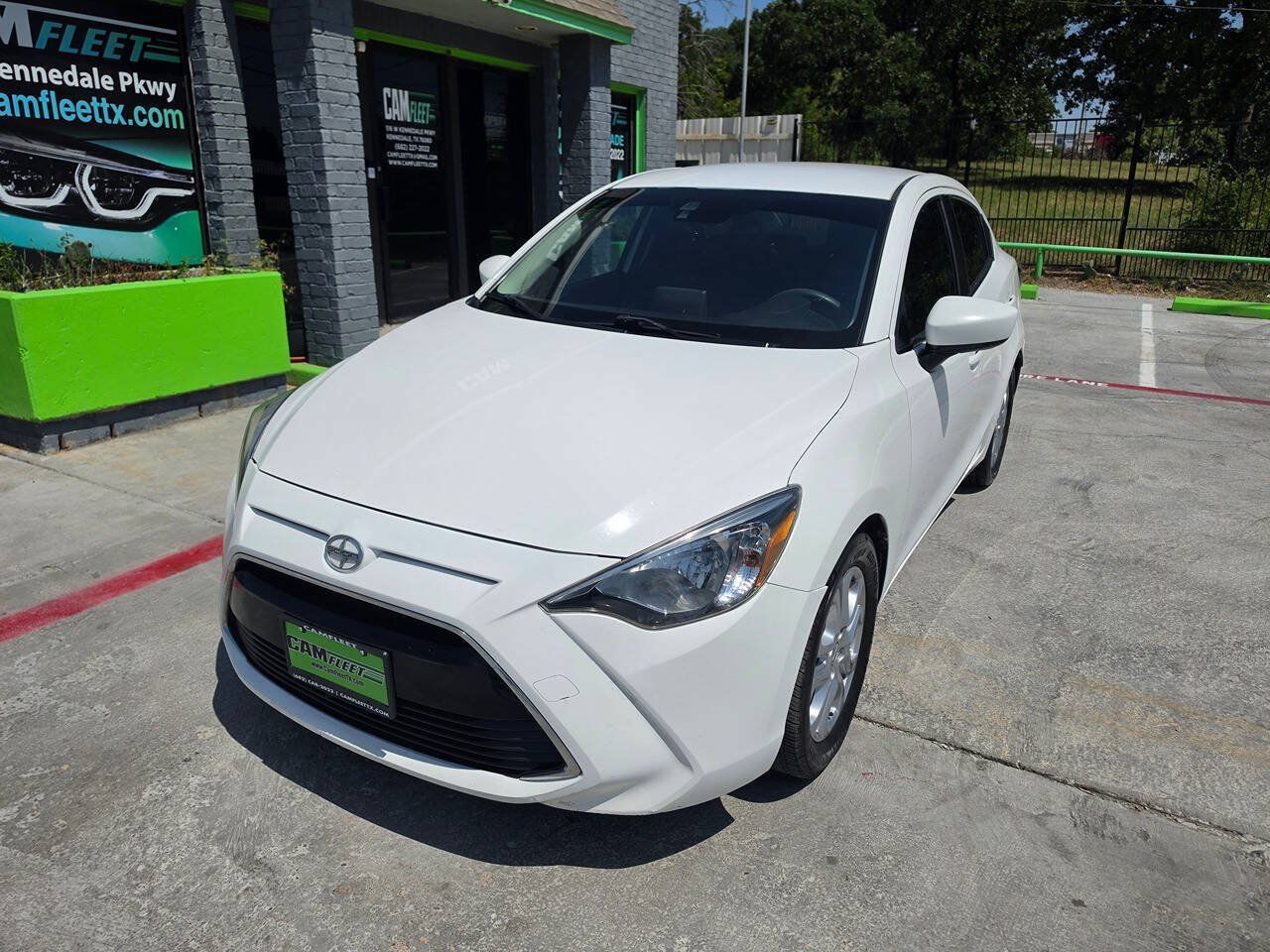 Used 2016 Scion iA FWD image 3