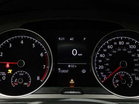 Used 2016 Volkswagen Golf SE image 7