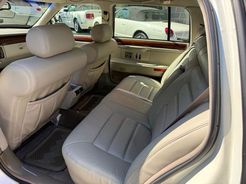 Used 1995 Cadillac De Ville Concours FWD image 17