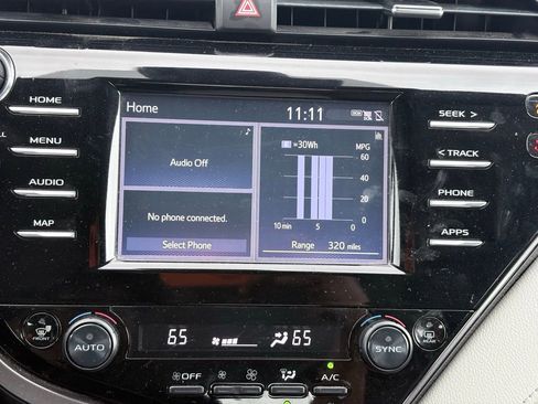 Used 2019 Toyota Camry LE FWD image 9