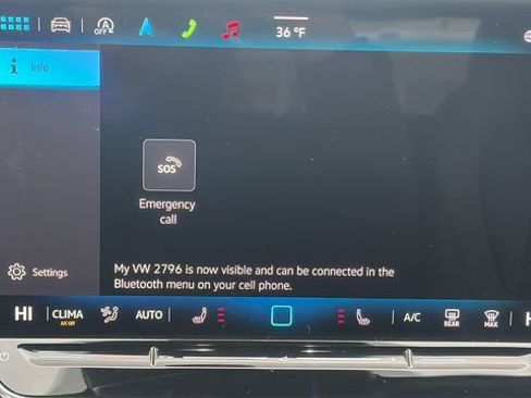 Used 2025 Volkswagen Tiguan SE R-Line image 10