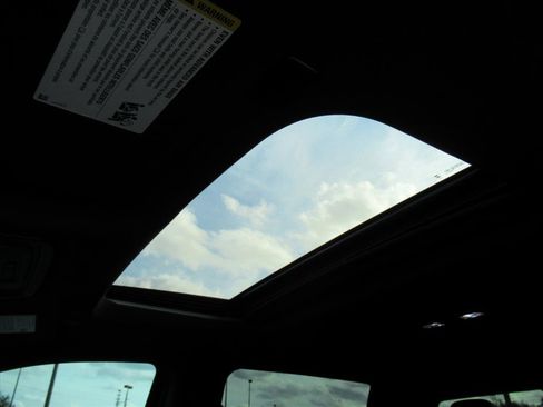 Used 2024 GMC Sierra 1500 AT4 w/ Technology Package image 29