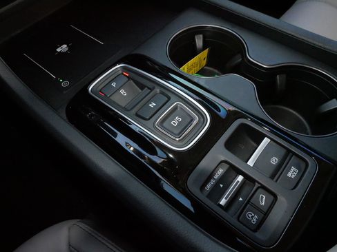 Used 2025 Honda Pilot EX-L image 24