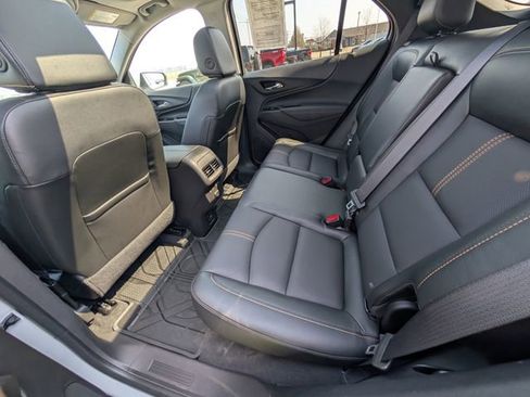 Used 2024 Chevrolet Equinox Premier image 11
