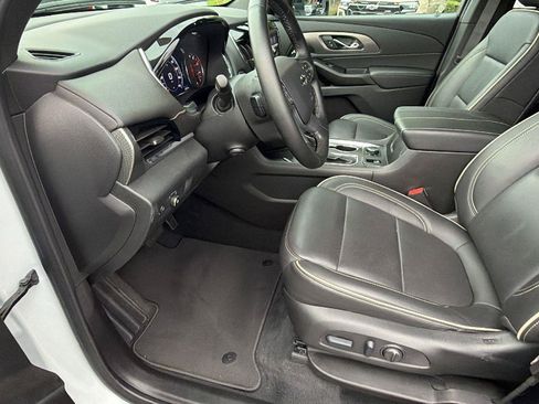 Used 2023 Chevrolet Traverse Premier w/ Redline Edition AWD/4WD image 17
