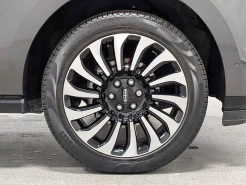 Used 2023 Lincoln Navigator L Black Label AWD/4WD image 12