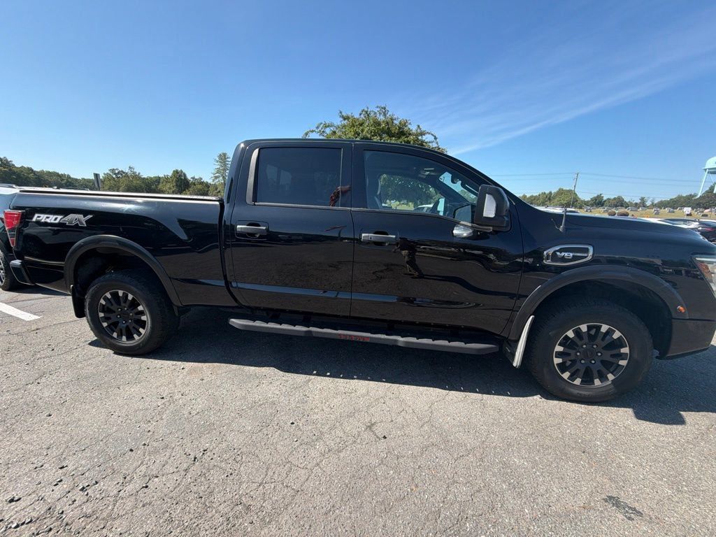 Used 2021 Nissan Titan PRO-4X w/ Pro-4x Convenience Package AWD/4WD image 9