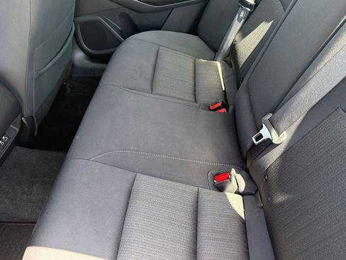 Used 2025 Nissan Altima 2.5 SV FWD image 18