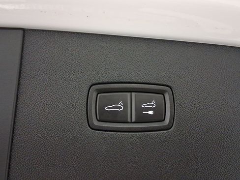 Used 2022 Porsche Cayenne S image 35