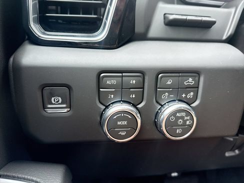 New 2026 GMC Sierra 2500 Denali w/ Denali Reserve Package AWD/4WD image 18