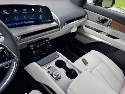 New 2026 Cadillac Vistiq Luxury image 29