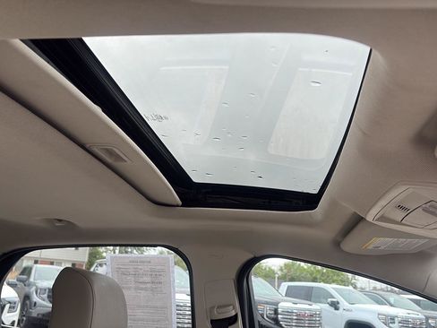 Used 2018 Ford Focus Titanium FWD image 20