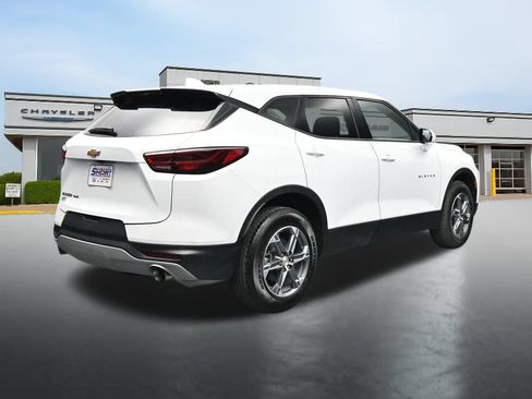Used 2025 Chevrolet Blazer LT AWD/4WD image 5