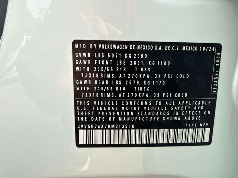 Used 2024 Volkswagen Tiguan Wolfsburg Edition image 34